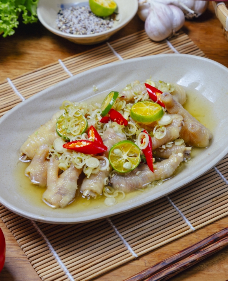 CHÂN GÀ NGÂM SẢ ỚT (HỦ)